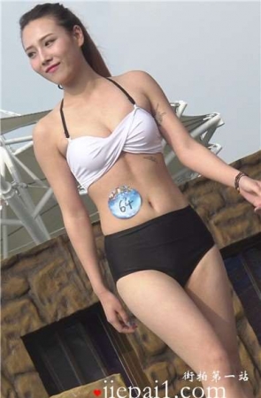 4k-性感长腿丰满比基尼泳装美女，笑容甜美。