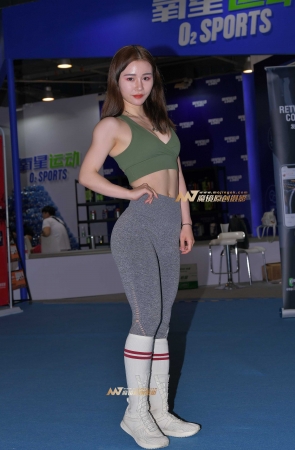 小美女身材太棒了