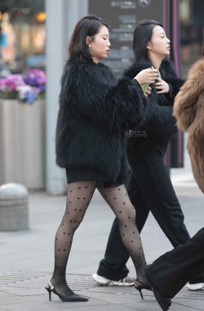 诱惑街拍黑丝shaofu