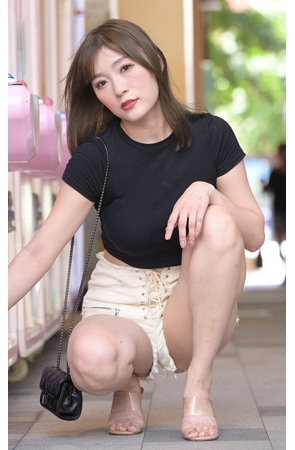 （视频）魂魂摄影作品●白色热裤美女 [8.7G/MP4]