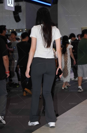 【摄神作品】25531-23=42√这倩影真迷人 7P