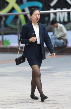 街拍黑丝职业装-16P