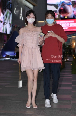 2267-10+95玉腿少妇～ 19P