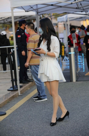 【街拍心灵】肉丝美腿高跟街拍小姐姐