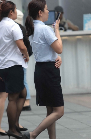 诱惑街拍黑丝OL