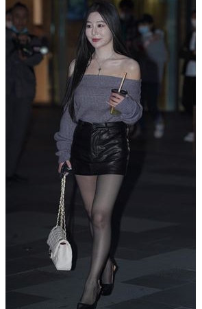 夜拍黑丝皮短裤美女(154P)