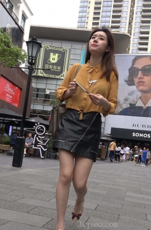 4K – 皮短裙靓女小姐姐 [1.21 GB/MP4]