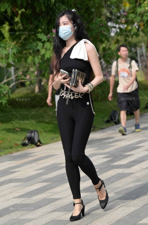 241020-41=79√黑色紧身裤轻熟女 12P