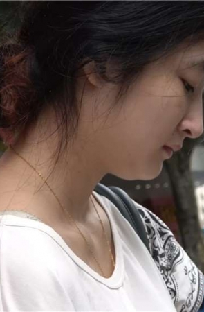 4K – 街拍美足人字拖漂亮小姐姐 [2.37 GB/MP4]