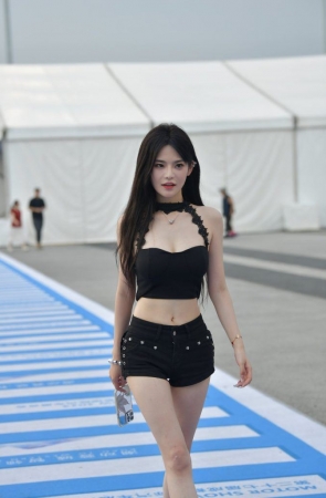 被眼神秒杀了 [107P-2.18GB]