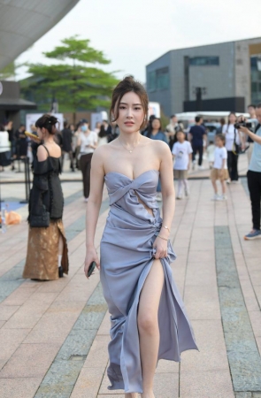 气质长裙女孩儿 [108P-2.22GB]