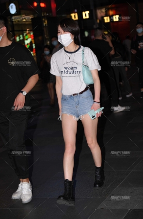 迷你热裤YY女子