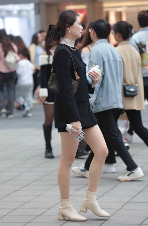 气质街拍肉丝少妇