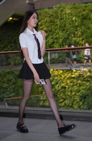 22616-12+124黑丝美腿小仙女 18P