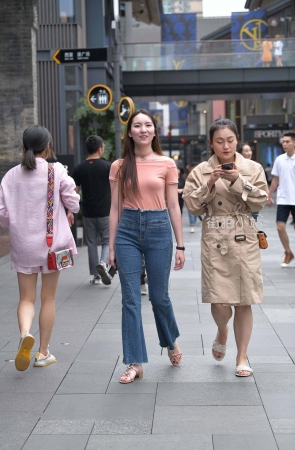 好喜欢这牛仔姐姐