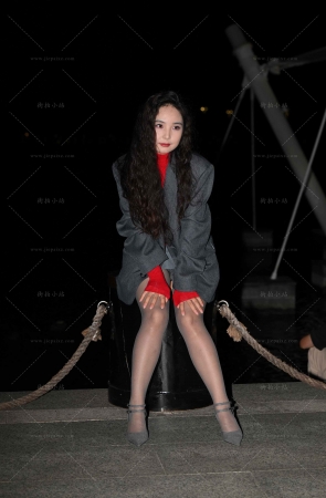 韵味超薄灰丝美妇