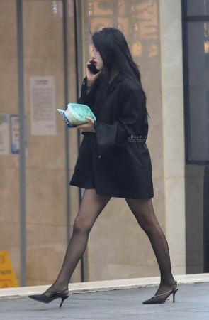 诱惑街拍黑丝高跟shaofu