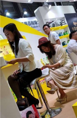 4k超清，两位极品高跟鞋丝足美女姐姐，赏心悦目