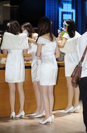 肉 丝高 跟前台小姐姐颜值身材美tui并存啊