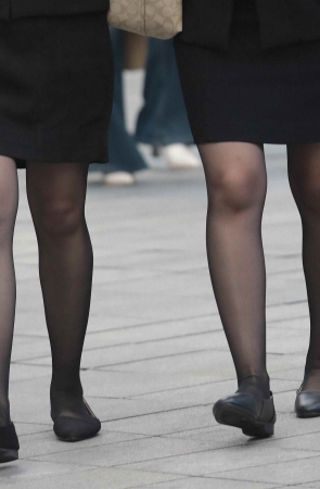 街拍黑丝职业装