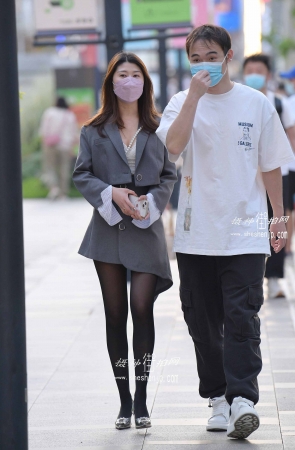 2252-10+93/长腿黑丝女友 5P