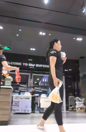 紧身裤性感美妇