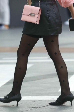 诱惑黑丝街拍高跟shaofu