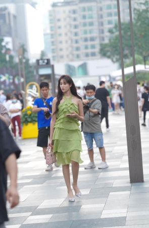 靓丽优雅的女孩