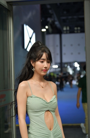 性感美胸-小哈娜