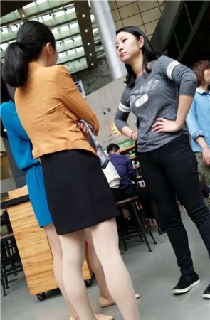 4k超清，气质丝袜美腿短裙OL美女小姐姐