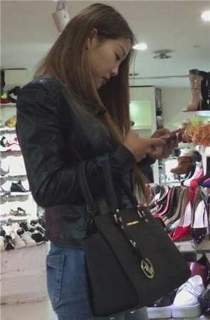 超级紧绷蓝牛美女，紧得令人窒息 [1.02 GB]