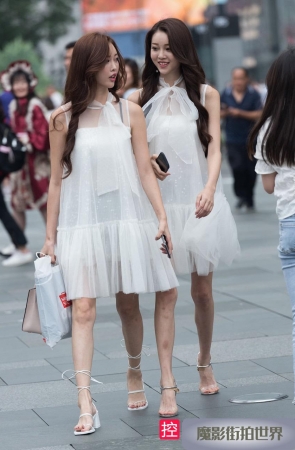 姐妹一起逛街3A349[573M]