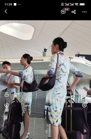 原创4K视频航站楼乘客视角看海航空姐走过不一样的美 1P