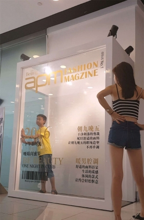 极品长腿蓝色牛仔热裤时尚美女