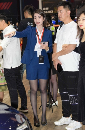 241220-52=90√气质美，我的黑丝女同事～ 12P