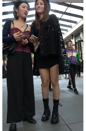 戴着黑色帽子的妹子[3.7G/MP4]