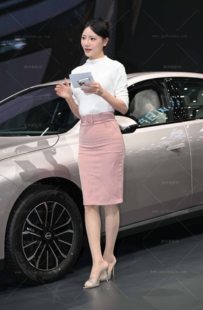 251125-25-137√你的小君肉丝美足【套图➕8k