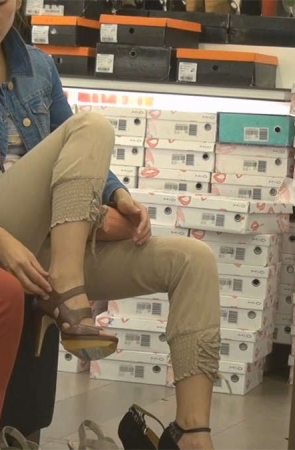 视频也能玩出美女玉足的超细节特写