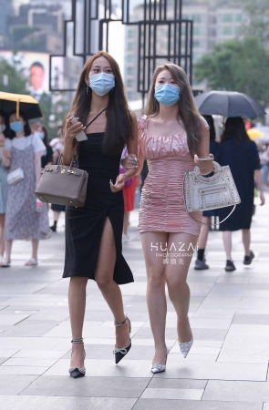 A2089-1+77/丰腴的美女【脚痛记】 4P