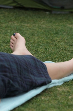 No1507 二趾长的少女玉足，白晰光滑还带点湿润