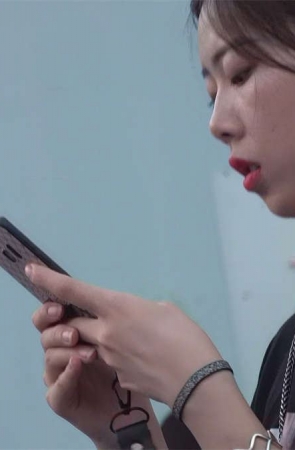 白嫩玉足凉高靓妹