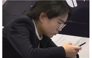 4k-黑色OL制服丝袜高跟鞋街拍美女