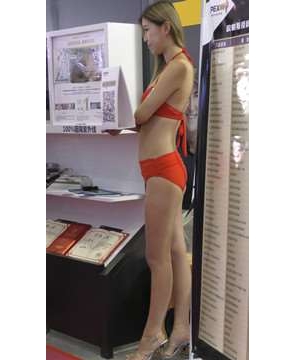 4k-红色比基尼性感车模美女