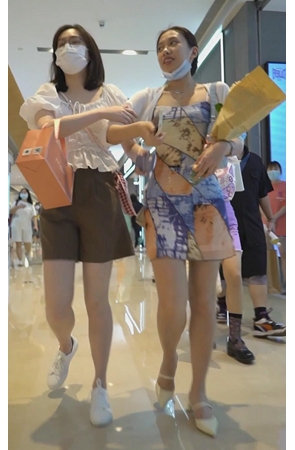 逛商场的小姐姐