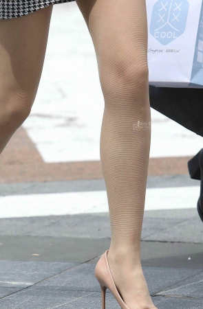 诱惑街拍肉丝高跟shaofu-14P