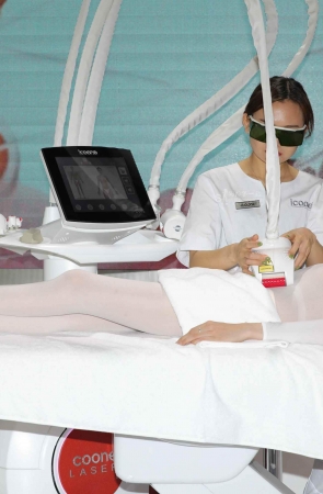 美容模特连体白 丝大长tui