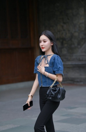 甜美牛仔衣 [55P-735MB]