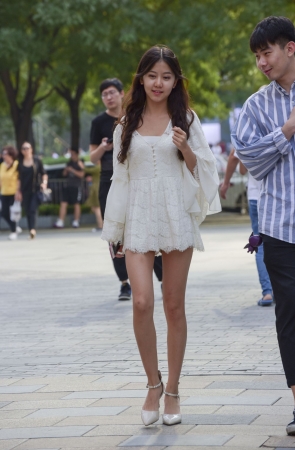 性感长腿短裙美女