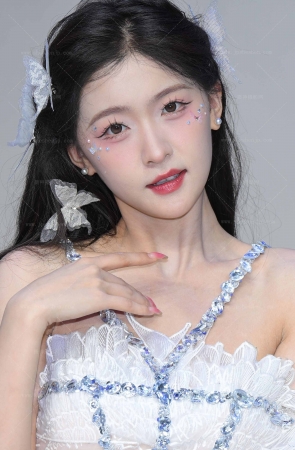 25829-12-129√美足小仙女-任绵绵【套图➕4k视频