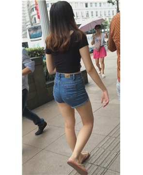 极品小蛮腰热裤美臀气质美女 [431 MB]